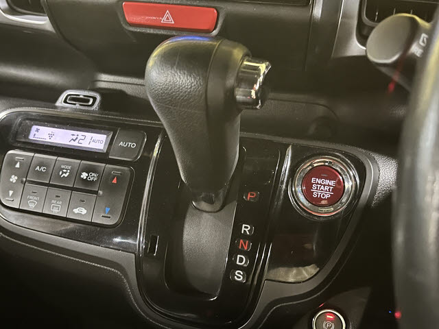 N-BOXスラッシュ