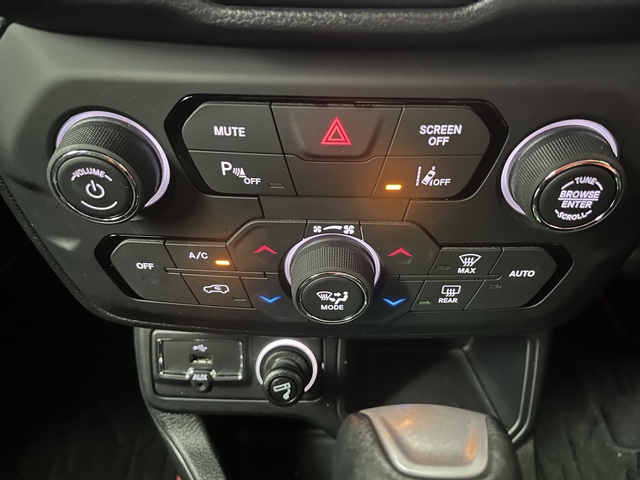 ジープレネゲード