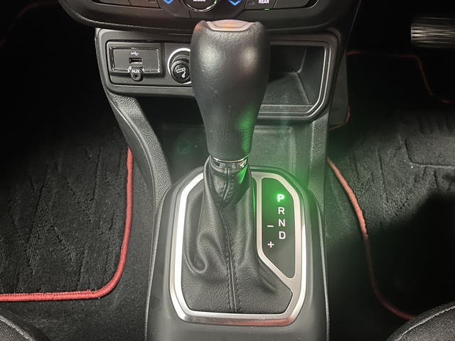 ジープレネゲード