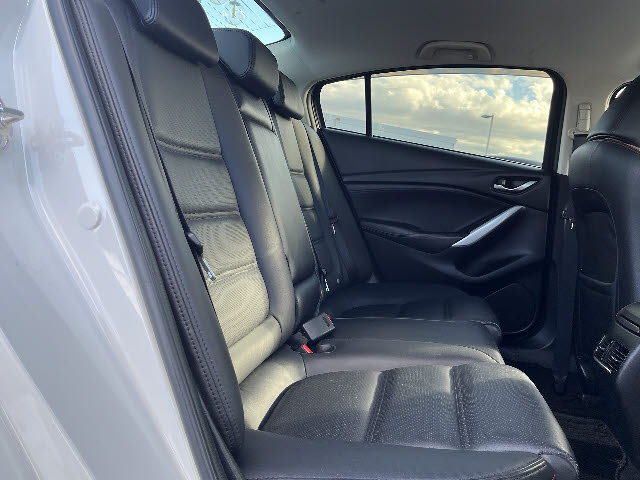 アテンザセダン