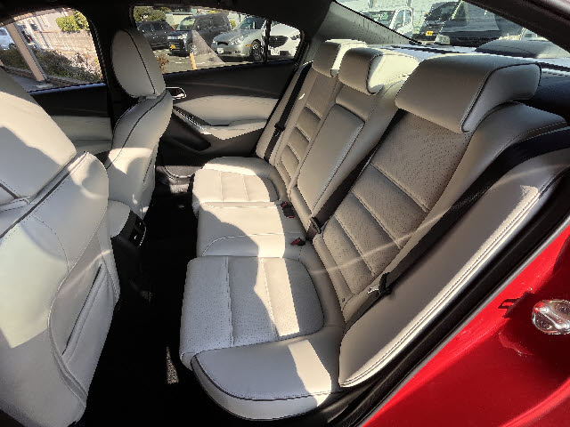 アテンザセダン