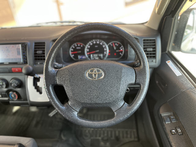 ハイエースバン