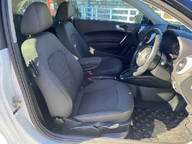 アウディーＡ１