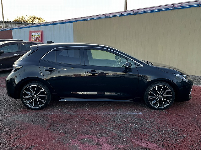 カローラスポーツ