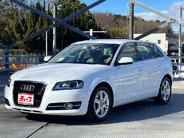 アウディーＡ３