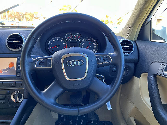 アウディーＡ３