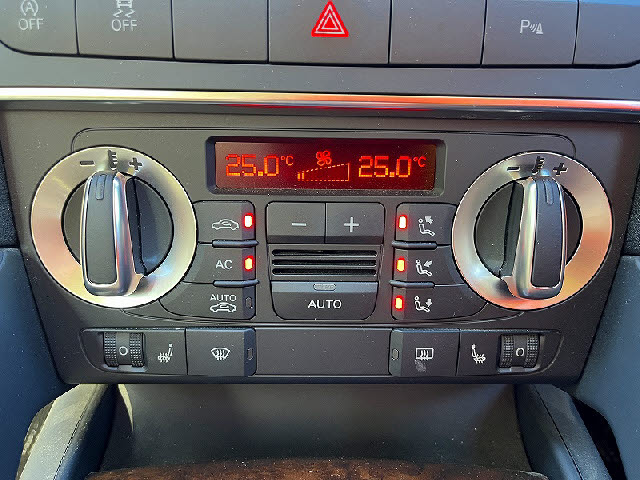 アウディーＡ３