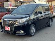 エスクァイア…