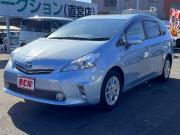 プリウスα…