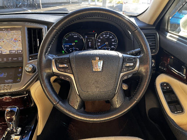 クラウンハイブリッド