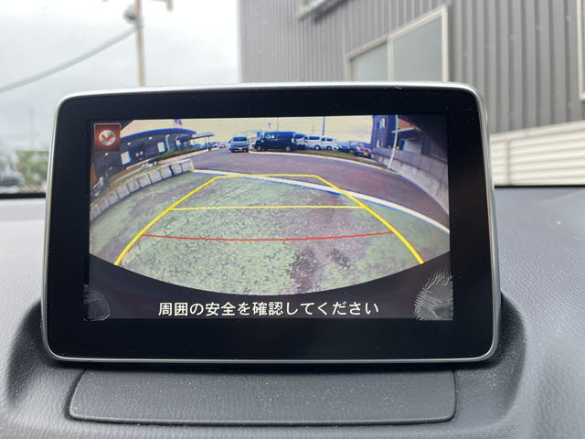 デミオ