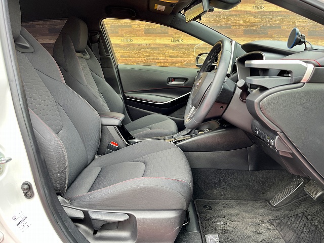 カローラスポーツ