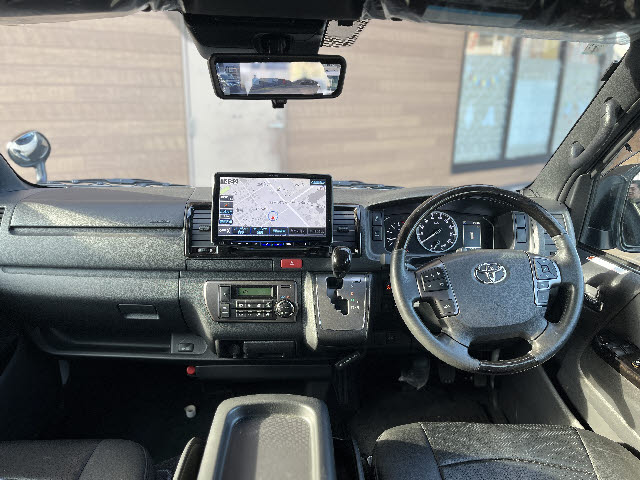 ハイエースバン