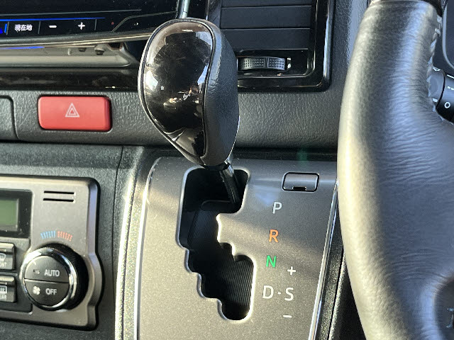 ハイエースバン