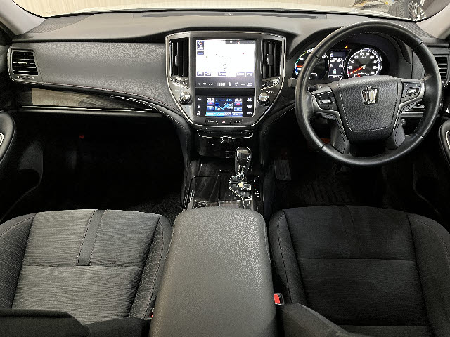 クラウンハイブリッド