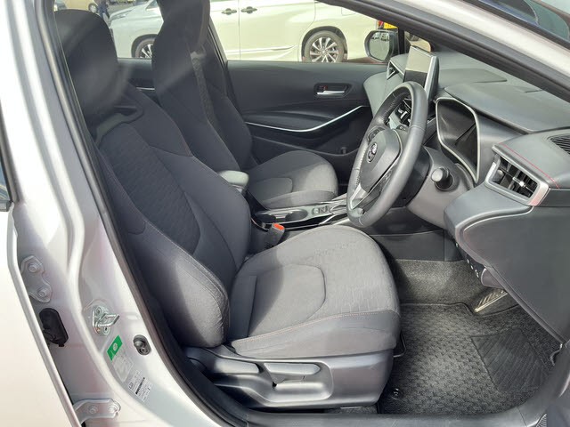 カローラスポーツ