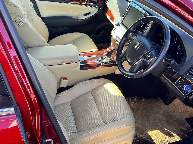 クラウンハイブリッド